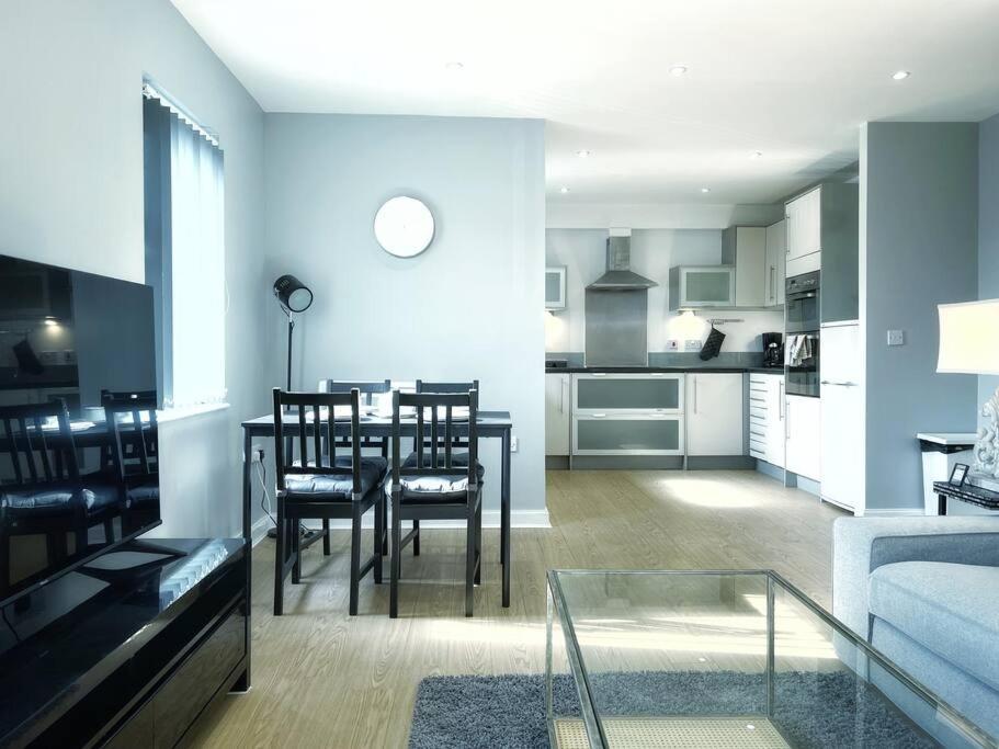 Apartamento New Luxurious And Business Apt Swansea Exterior foto