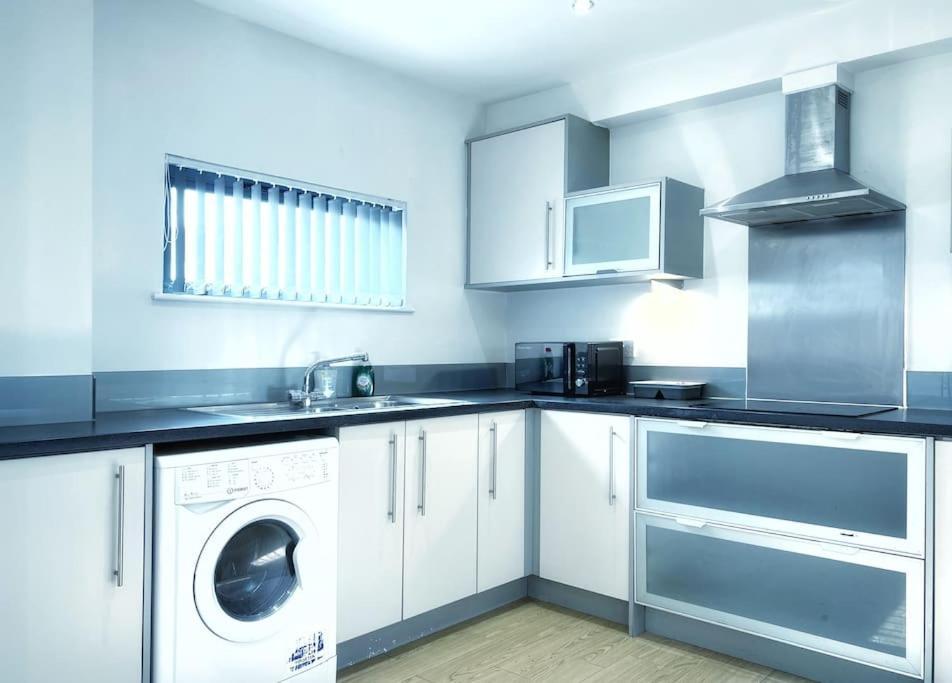 Apartamento New Luxurious And Business Apt Swansea Exterior foto