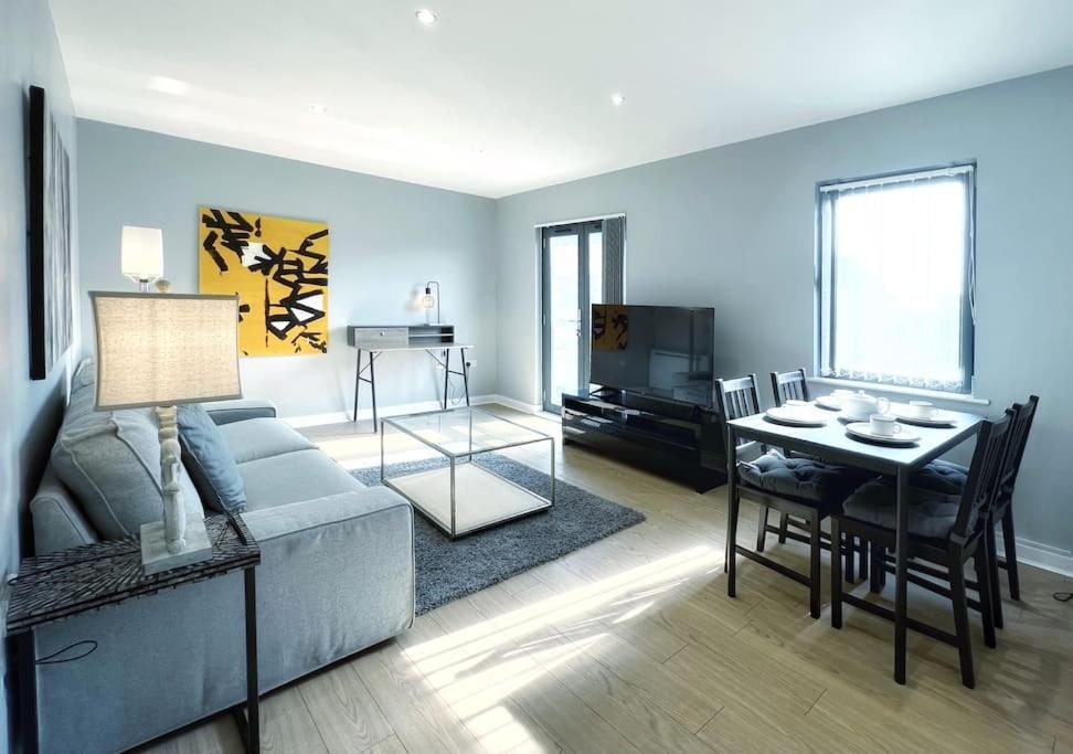 Apartamento New Luxurious And Business Apt Swansea Exterior foto